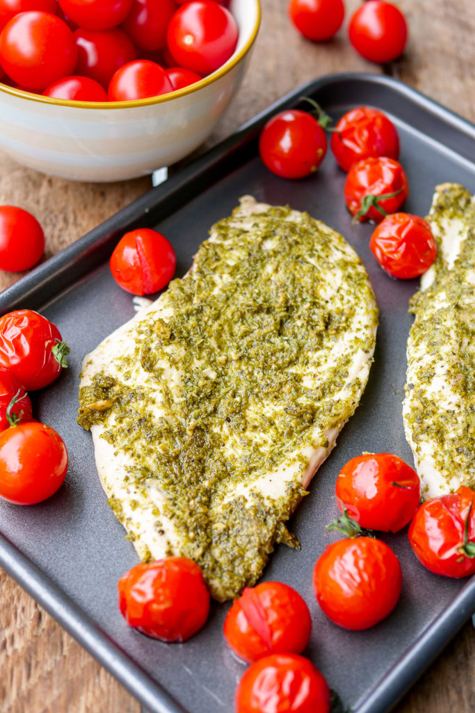 Low Carb Pesto Chicken with 3 ingredients - a quick end-of-day recipe # pestohähnchen # chicken #celebration #recipe #fast #lowcarb 